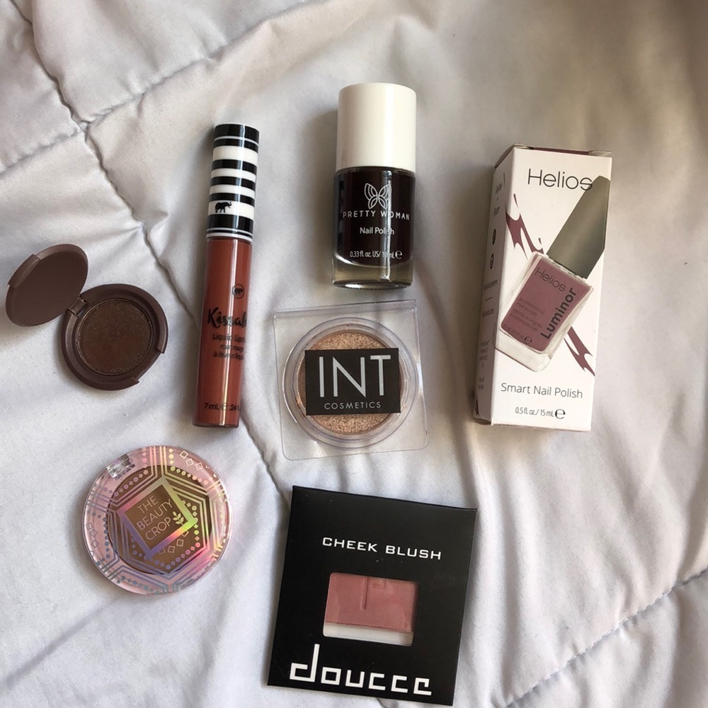 Makeup samples bundle